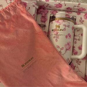 NWT The Stanley x LoveShackFancy 40oz Quencher in Ribbon Rosa